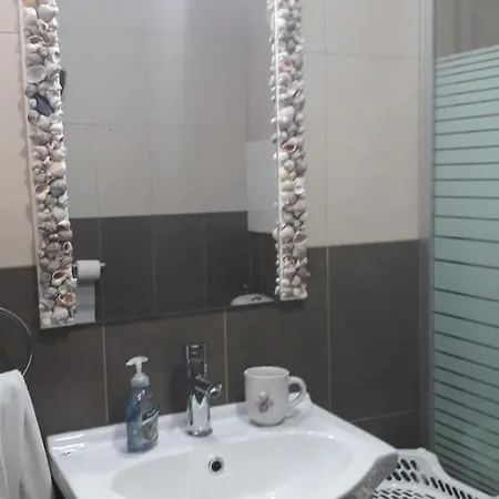 Apartment Sea Breeze D05 *