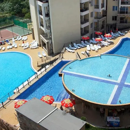 Sea Breeze D05 Apartment